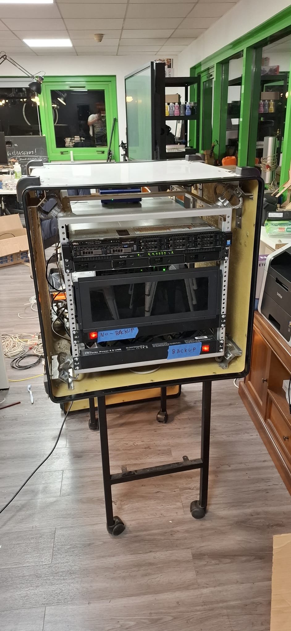 Rack Cyber mobile - pour test chez des clients